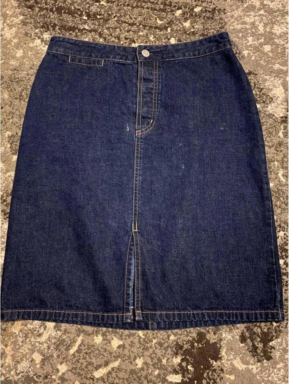 GAP Women's Denim Skirt - Size 4 | Classic & Versatile